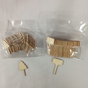 AFFICHETTE EN BOIS 12 FORME  4x2cm 25pcs/pqt *RUP04.23 *